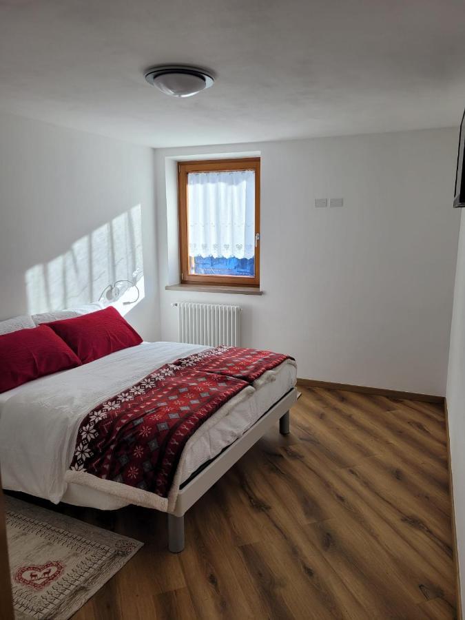 Casa Luca Lägenhet Mezzana  Exteriör bild