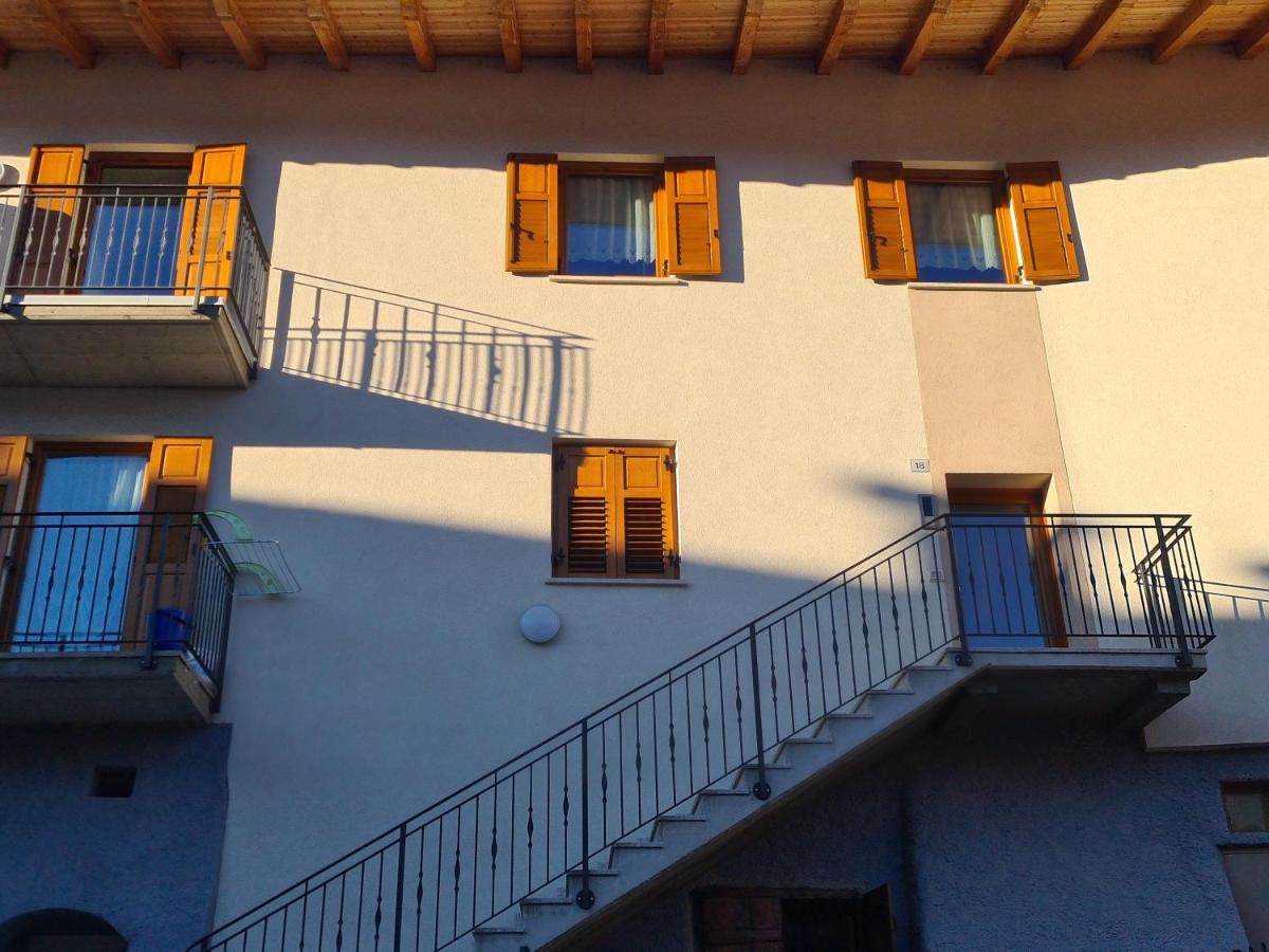 Casa Luca Lägenhet Mezzana  Exteriör bild